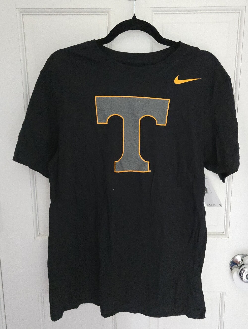 NWT University of Tennessee Vols Men's Black The Nike Tee Size Medium.
